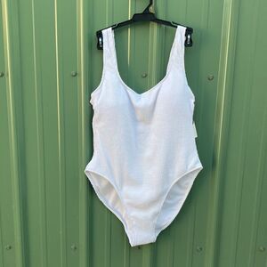 Women’s Juniors’ Scoop Crinkle One Piece Swimsuit Bathing Suit Size XL